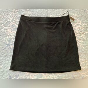 La Luxe woman size large simple straight skirt